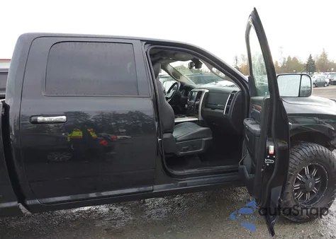 2015 Ram 1500 Laramie z USA, uszkodzony, nr VIN 1C6RR7VMXFS687932